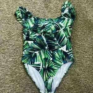 One piece swimsuit suit